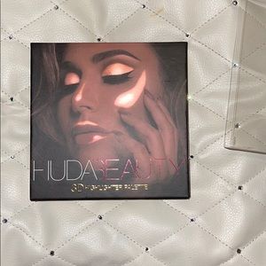 HUDA BEAUTY PALETTE